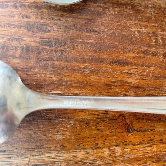Set of 2 R & B A1 Dinner Spoons, Manor Pattern - Picture 4 of 13